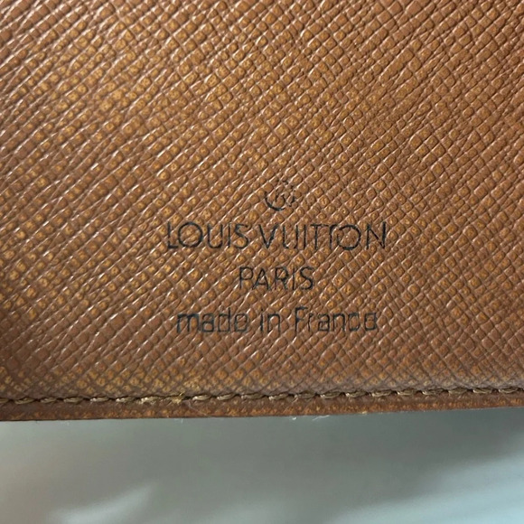 Louis Vuitton Monogram Bifold Wallet - Picture 4 of 16